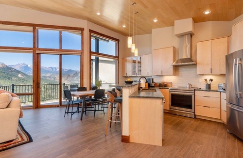 Windcliff Estates House | Azure Vista Vacation Home at Windcliff by RedAwning