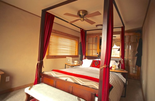 Livermore House | B&B Night Hawk Rm enjoy a true western experience with a sophisticated ambiance