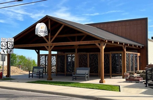 Berlin Apartment | Barnwood Suite · Romantic getaway on Main Street - Barnwood Suite