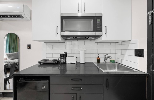 West Avenue Apartment | Baybreeze Apartments by Lowkl