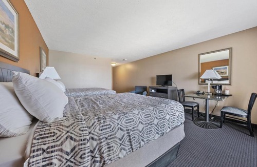 Put-in-Bay Hotel | BayShore #324