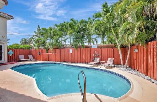 Lauderdale-by-the-Sea House | Beach Duplex - 3br 5ba Manor with Heated Pool