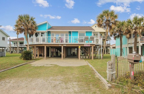 Spanish Grant Cottage | Beachfront Seashell by Ryson Vacation Rentals