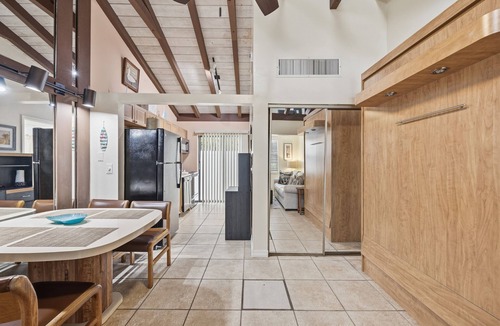 Palm Beach Shores Apartment | Beachfront Studio w/Ocean Views
