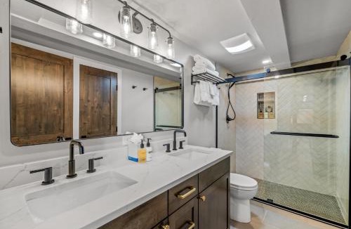 Steamboat Springs House | Bear Claw 402 - Premier Ski-in Ski-out & Winter Shuttle! Renovated 2025!
