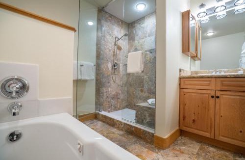 Mountain Village Hotel | Bear Creek Lodge 303B Hotel Room