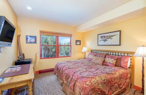 Mountain Village Hotel | Bear Creek Lodge 308B Hotel Room