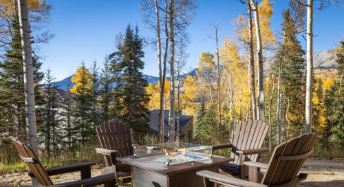 Mountain Village Villa | Bear Lodge - Modern log home at easy ski-in-out location