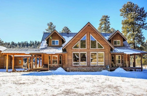 San Juan River Village Ski Chalet | Bear Paw Log Cabin*4Bed/4 Bath*HOT TUB*Fire Pit*