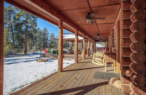 San Juan River Village Ski Chalet | Bear Paw Log Cabin*4Bed/4 Bath*HOT TUB*Fire Pit*