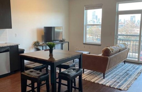 River North Art District Apartment | Beautiful 1BR w/City View!