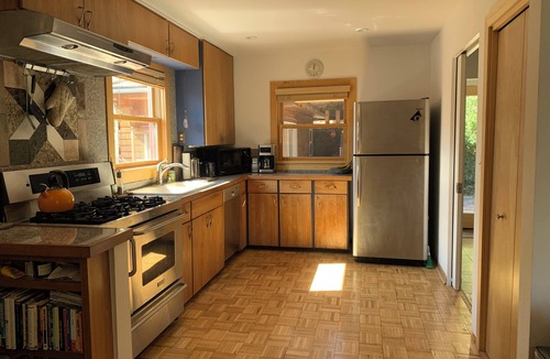Newlands House | Beautiful 2-bedroom house with AC in quiet North Boulder