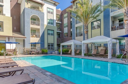 Centerville Apartment | Beautiful 2BR in Fremont, Parking