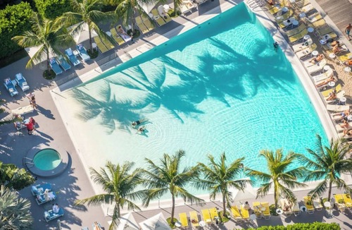 Hallandale Beach Apartment | Beautiful 2BR - Pool/Spa/Tenis/Gym