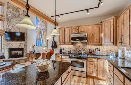 Frisco House | Beautiful 3 bedroom with private hot tub, walkable to town and trails