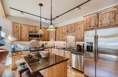 Frisco House | Beautiful 3 bedroom with private hot tub, walkable to town and trails