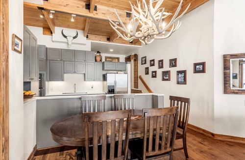 Snowmass Village House | Beautiful 3BR, 3BA in Snowmass Village - gorgeous Mt. Daly views!