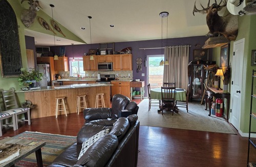 Buena Vista House | Beautiful 4-bedroom house with fitness room in Buena Vista on 1/2 ACRE