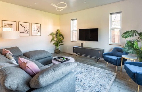 Northside House | Beautiful 5BR House in San Jose w/Fenced Yard