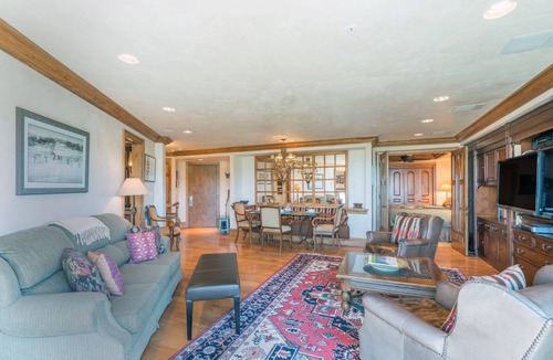 Mountain Village Apartment | Beautiful and Elegant 2 Bedroom Penthouse