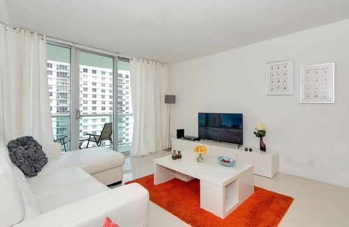Hollywood South Central Beach Condo | Beautiful apartment with ocean view on Hollywood Beach