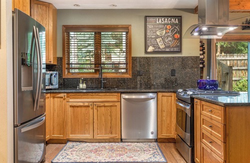Eagle-Vail House | Beautiful Backyard With Private Hot Tub - Pet Friendly - Beds for any group dynamic