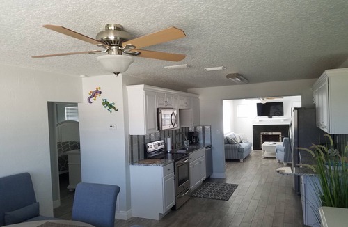 Brendale Heights House | Beautiful Beach House 🏖 Few steps from the beach 👣