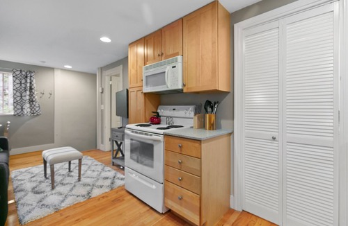 Cheesman Park House | Beautiful Carriage House | Near Botanical Gardens | On site parking