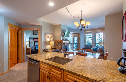 Copper Mountain Village Condo | Beautiful condo in the heart of Copper's Center Village. Free WiFi, Parking.