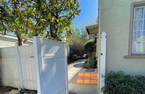 North Central Cottage | BEAUTIFUL COTTAGE ROSE BOWL AREA OLD TOWN (Pasadena)