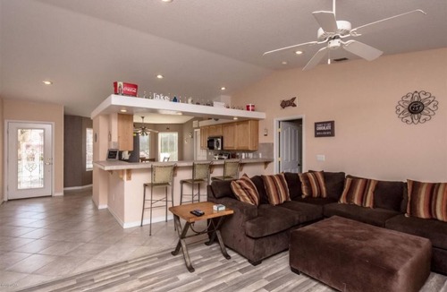 Lake Havasu City House | Beautiful custom home w pool & garage! Perfect snowbird retreat, close to all!