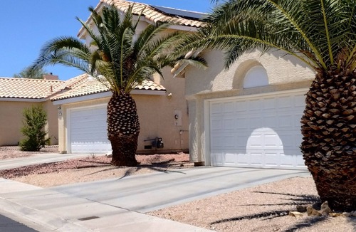 Las Vegas House | Beautiful Designed Charming 3-bedroom house with WiFi, AC in amazing Las Vegas
