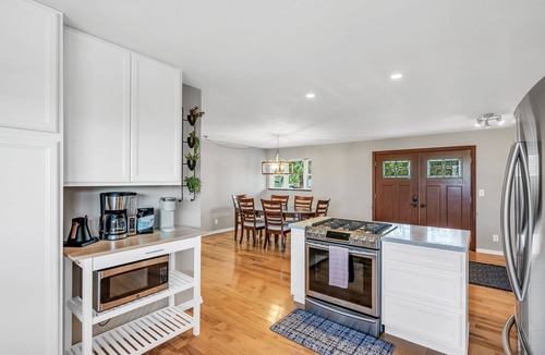 Canon City House | Beautiful home on the bluff overlooking river and mountain views with hot tub!