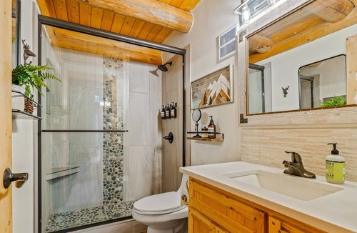 Cripple Creek Cabin | Beautiful Log Cabin on 9 Forested Acres