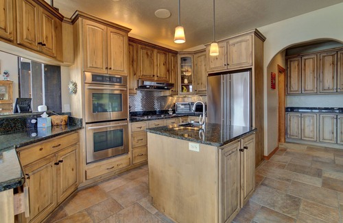 Pleasant Valley House | Beautiful Mountain Retreat Long Term 31 Day Rental (minimum)