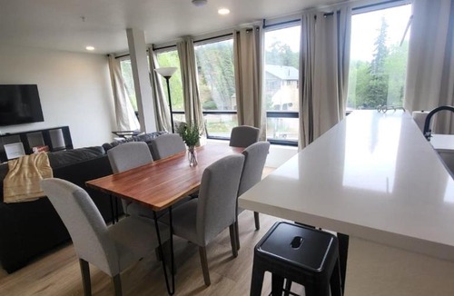 Kerr Gulch House | Beautiful Mountain Views in the Heart of Evergreen