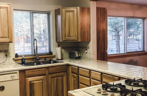 South Fork House | Beautiful OHV Friendly Lodge, Sun Room, Close Walk to River, Deck, Fire Pit