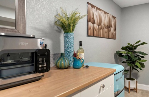Martinez Park Apartment | Beautiful Old Town Apartment with Hot Tub & Bikes