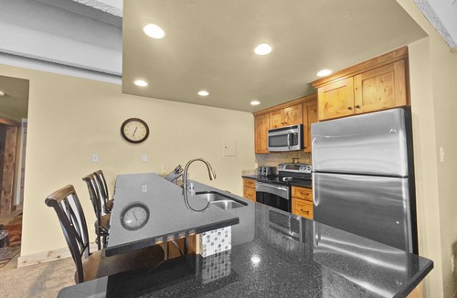 East Village at Copper Condo | Beautiful Porch, Mountain Side, Private Wash/Dryer