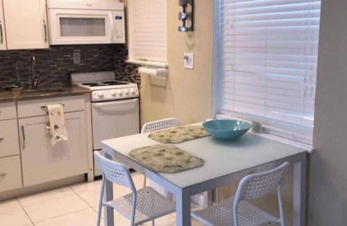 Hollywood Apartment | Beautiful studio condo steps from the beach!
