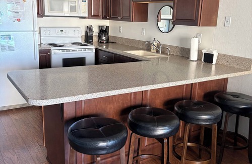 Port Clinton Condo | Beautiful sunset lakefront with hot tub,pool, tennis-pickleball and bball court