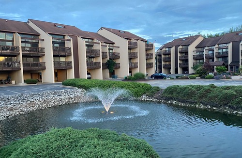 Port Clinton Condo | Beautiful sunset lakefront with hot tub,pool, tennis-pickleball and bball court