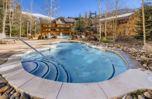 Copper Mountain Village Condo | Beautiful Top Floor Passage Point Hotel Style Room!