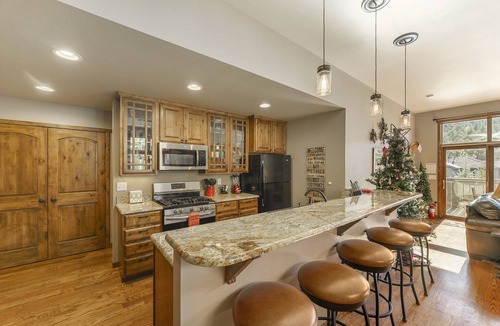 Estes Park House | Beautiful Townhome near Thompson River w/Hot tub, Theater room, EV Charger, AC
