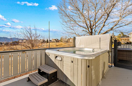 Briargate House | Beautiful views of the front range, and ample space to host large groups