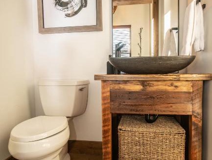 Estes Park House | Beautiful Views! Jacuzzi, Indoor/Outdoor Fireplace, Steps to Lake Estes