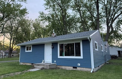 Bay View House | Beautifully remodeled house that sleeps 10 by Lake Erie Fun.