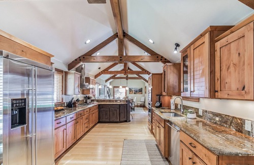Historic District House | Beautifully renovated and ideally situated in the heart of historic downtown