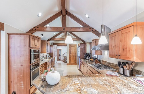 Historic District House | Beautifully renovated and ideally situated in the heart of historic downtown