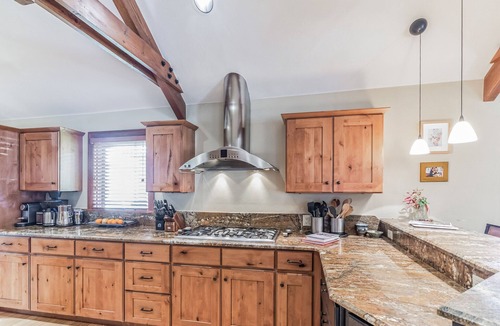 Historic District House | Beautifully renovated and ideally situated in the heart of historic downtown